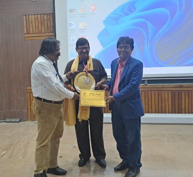 উচ্চ মানের গবেষণায় সাফল্যের স্বীকৃতি, পুরস্কৃত হলো মেদিনীপুর সিটি কলেজের অধ্যক্ষ!