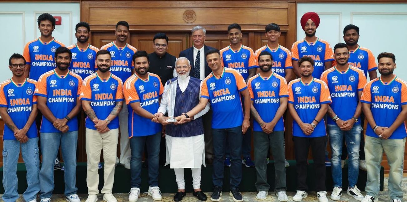 প্রধানমন্ত্রীর বাসভবনে আসেন ভারতীয় ক্রিকেটাররা,কী বললেন প্রধানমন্ত্রী?