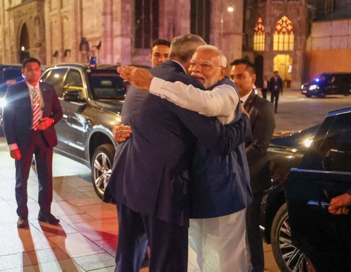 ৪০ বছর পর প্রথমবার, রাশিয়া সফর শেষে অস্ট্রিয়ায় প্রধানমন্ত্রী!