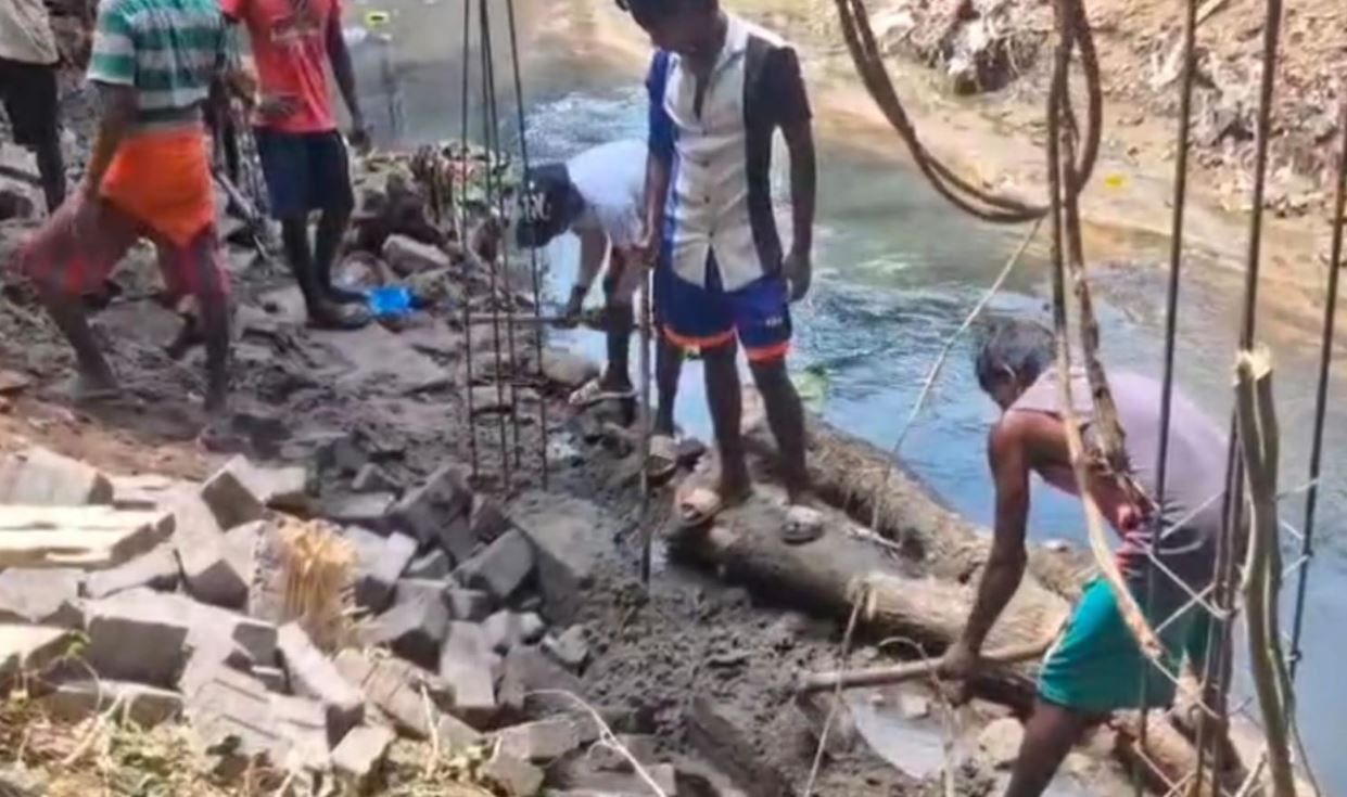 অবৈধ কনস্ট্রাকশন ভাঙ্গা হয় মেদিনীপুর পৌরসভার তরফ থেকে!