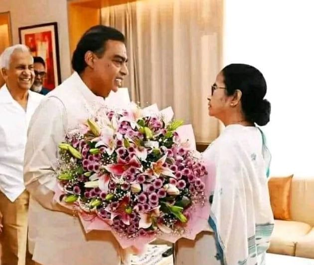 মুম্বই পৌঁছেই আম্বানির সঙ্গে দেখা করলেন বাংলার মুখ্যমন্ত্রী !