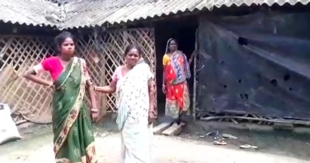 অ্যাম্বুল্যান্সে রোগী নিয়ে যাওয়ার পথে ভয়াবহ দুর্ঘটনা!