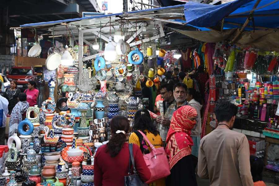 শেষ হতে চলেছে হকার তথ্য ও নথি সংগ্রহ করার কাজ,আগামী সপ্তাহেই ফাইল যাচ্ছে নবান্নে!