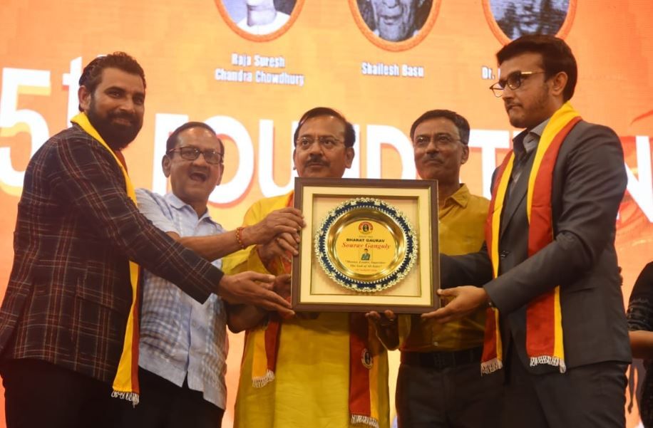 ইস্টবেঙ্গলের দেওয়া পাঁচ লক্ষ টাকা ফিরিয়ে দিলেন সৌরভ গঙ্গোপাধ্যায়!