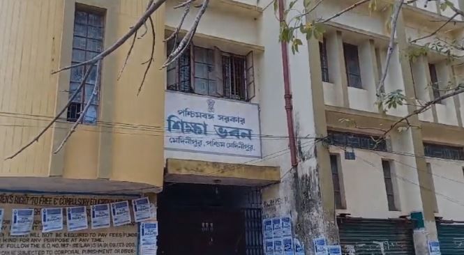 পশ্চিম মেদিনীপুর জেলা ডিআই  এর তরফে ব্যতীত অন্য কোনও কর্মসূচিতে যোগ দিতে পারবেন না  স্কুলের ছাত্র- ছাত্রীরা!