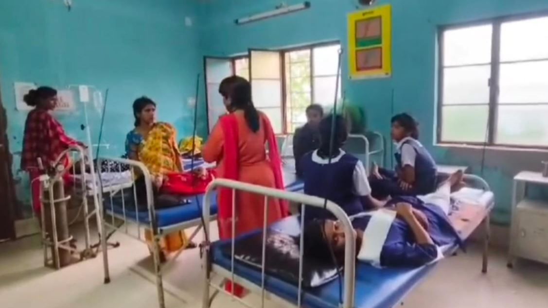 হোস্টেলের খাবার খেয়ে অসুস্থ প্রায় ৪০ থেকে ৫০ জন ছাত্রছাত্রী!