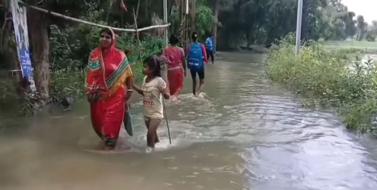 বাড়ল শিলাবতীর জল,ফের ফের প্লাবিত ঘাটাল!