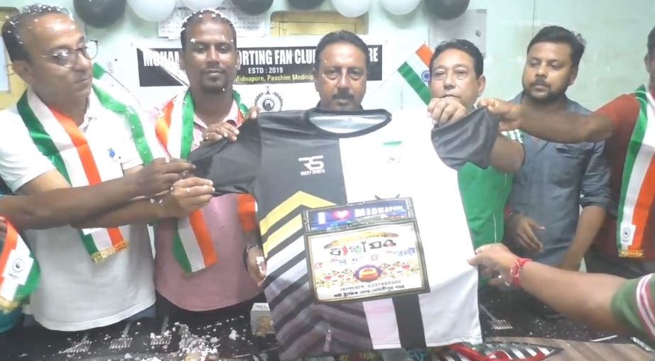 মেদিনীপুর সাব ডিভিশন ফুটবল লীগকে সামনে রেখে মরশুমের মেদিনীপুর মহামেডান স্পোর্টিং ফ্যান ক্লাবে নতুন জার্সি উদ্বোধন!