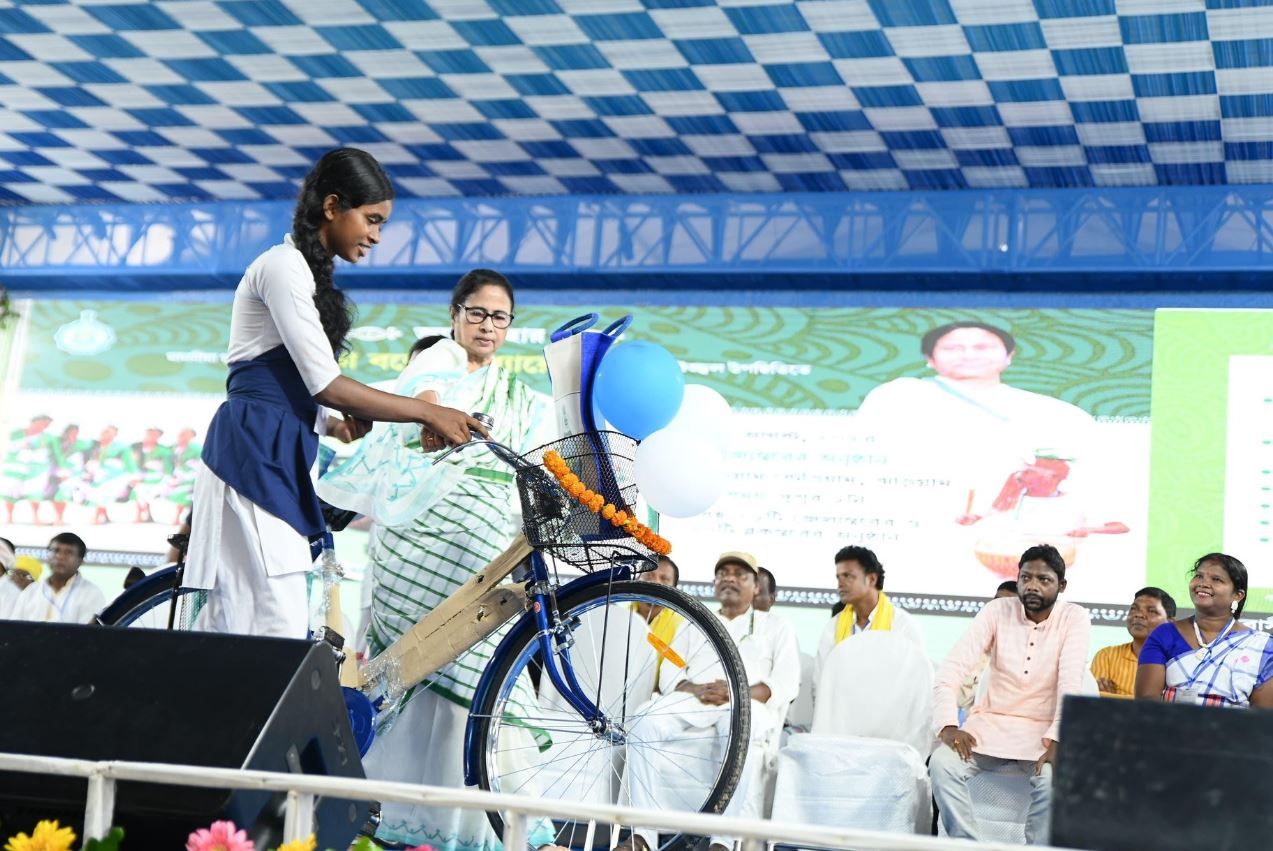 ঝাড়গ্রামের উন্নয়নে বিশেষ ঘোষণা মুখ্যমন্ত্রীর!