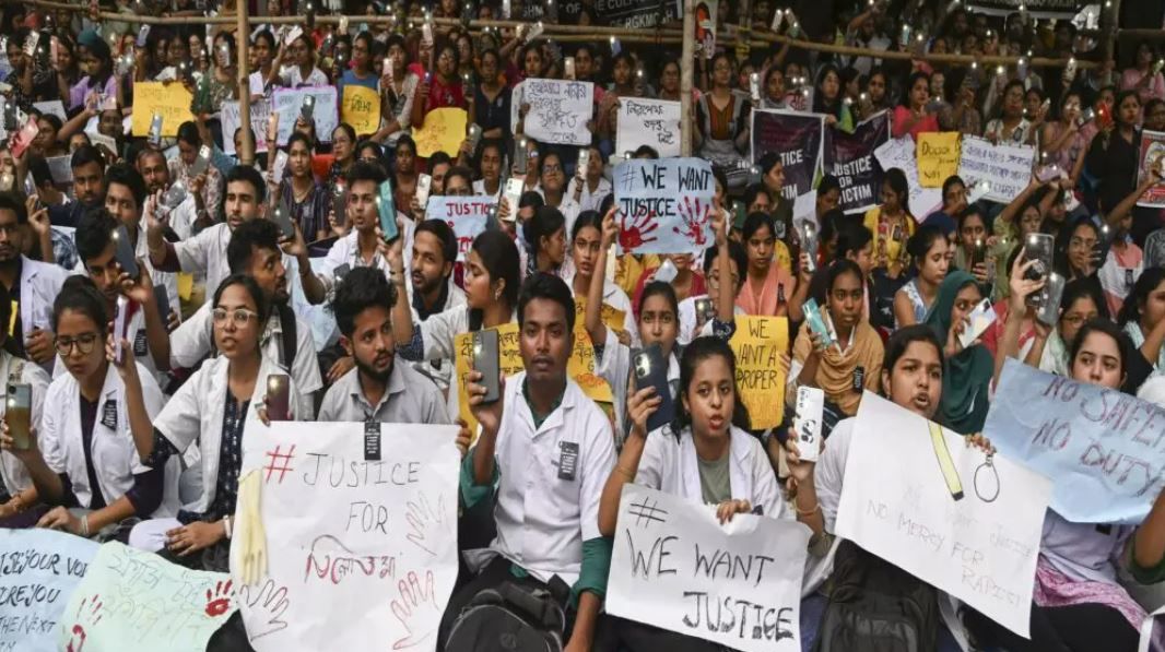 রাজ্য জুড়ে হাসপাতালে কর্ম বিরতির মধ্যে ব্যাহত হচ্ছে রোগী পরিষেবা!