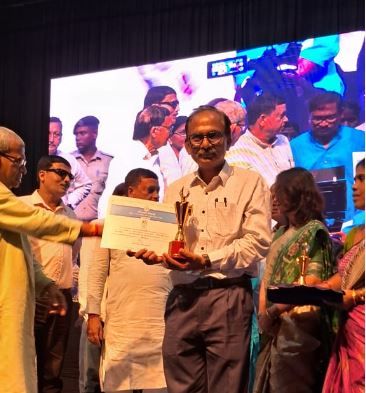 কন্যাশ্রী প্রকল্প সফল ভাবে রূপায়ণে বিশেষ পুরস্কার পেল মেদিনীপুর কলেজ,অর্জন করল দ্বিতীয় স্থান!