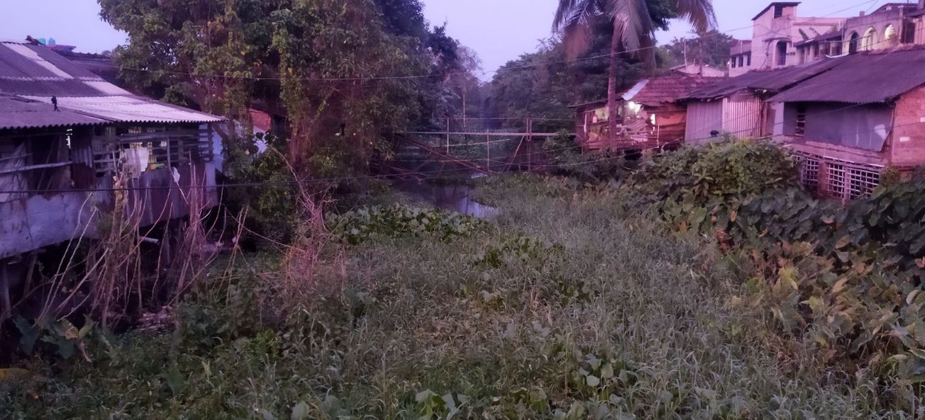 কোলাঘাট ব্লকের দেহাটি খালের নিম্নাংশে খালের ভেতরে থাকা নলগাছ ও তার মধ্যে জমে থাকা পলি সহ নানান ধরনের আবর্জনা অবিলম্বে পরিষ্কারের দাবীতে জেলা শাসক ও সেচ দপ্তরের জেলা আধিকারিককে স্মারকলিপি!