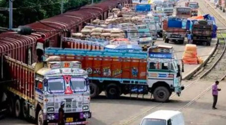 ট্রাক ধর্মঘটে নামতে চলেছে পশ্চিম মেদিনীপুর ডিস্ট্রিক্ট ট্রাক অপারেটরস ওয়েলফেয়ার অ্যাসোসিয়েশন!