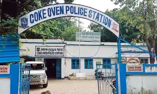 দুর্গাপুরের কোকওভেন থানার অন্তর্গত মদ্যপ অবস্থায় পুলিশের উপর চড়াও হয়ে মারধর করার অভিযোগ উঠল!