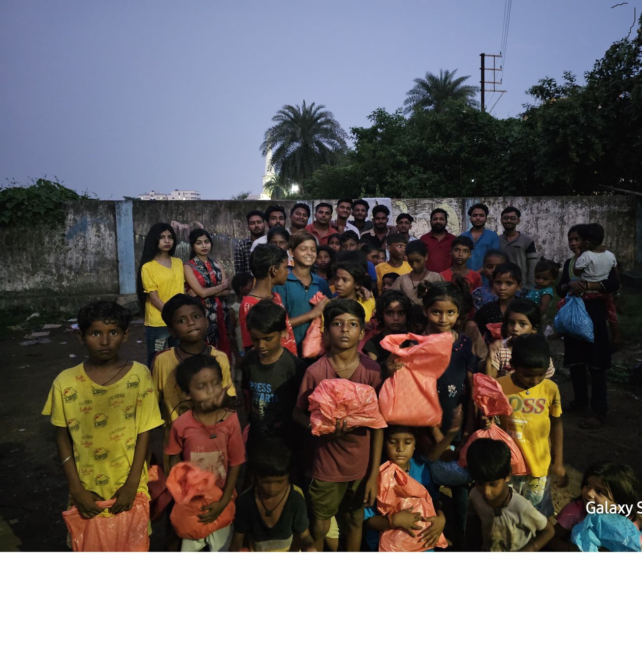 শারদীয়ার প্রাক্কালে মেদিনীপুর সাংগঠনিক জেলা TMCP উদ্যোগে দুঃস্থ বাচ্চাদের বস্ত্র বিতরণ কর্মসূচী!