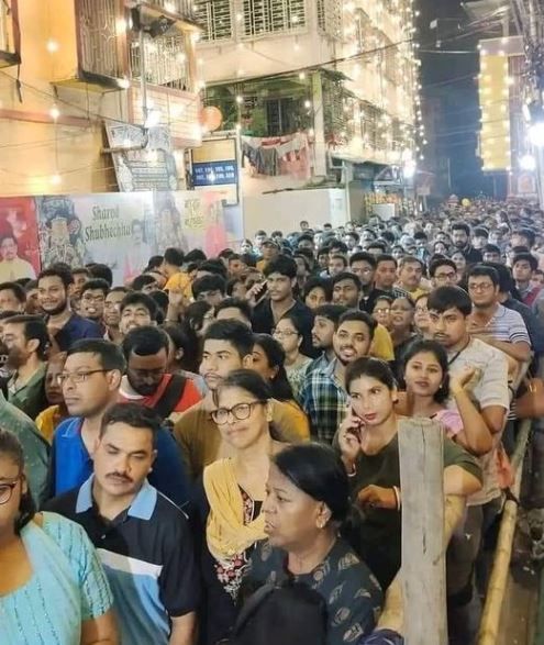 মহালয়ার রাতেই শুরু প্রতিমা দর্শন!