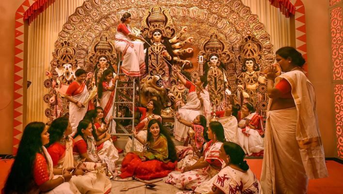 বেঙ্গালুরু দুর্গাপুজো পুজোয় বাংলায় মিলে যায়!