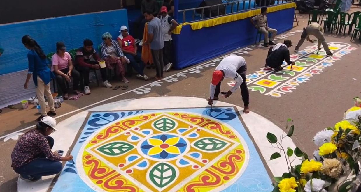 মেদিনীপুরেও আয়োজিত হচ্ছে পুজো কার্নিভাল!