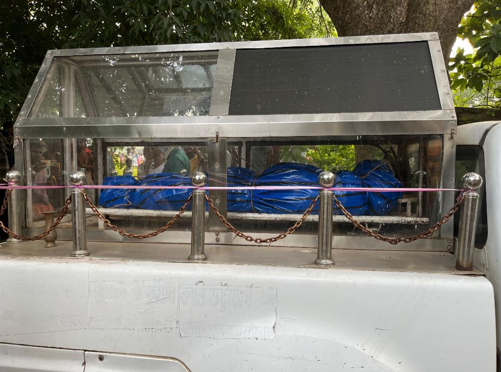 বাঁকুড়া জেলার বিষ্ণুপুর শহরে পৌরসভা ২ নম্বর ওয়ার্ড সংকটতলা এলাকার বাসিন্দা দেহ পচা গলা অবস্থার পাওয়া গেছে !