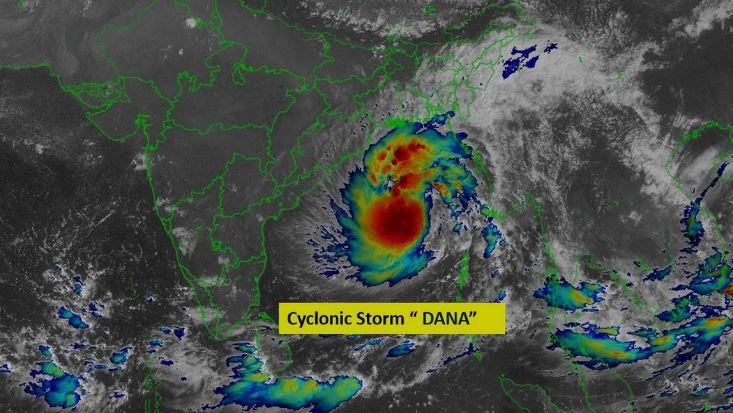 ধেয়ে আসছে অতি শক্তিশালী ঘূর্ণিঝড় 'ডানা', হাওয়ার ঝাপটে তছনছ হবে কী কী?