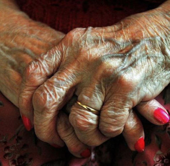 পশ্চিম মেদিনীপুর জেলার দাসপুর থানার অন্তর্গত বৃদ্ধ দম্পতির পচাগলা দেহ উদ্ধার!