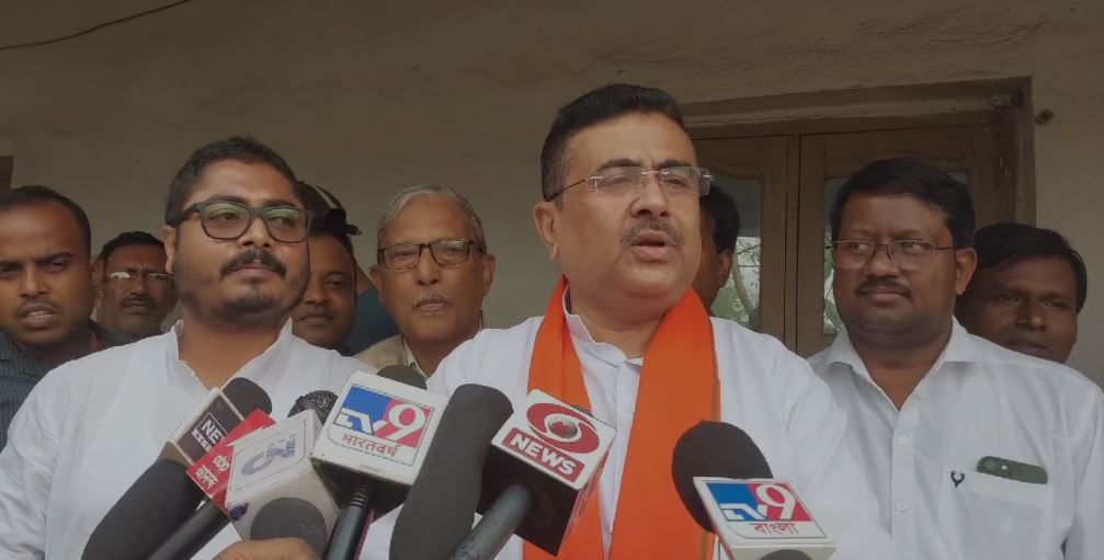 উপনির্বাচনের ফল নিয়ে শনিবার বিজেপির দফতরে সাংবাদিক বৈঠক করেন বিরোধী দলনেতা শুভেন্দু অধিকারী!