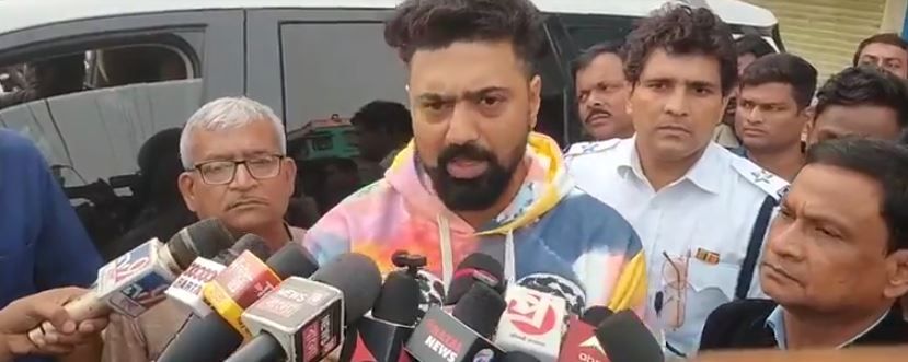 অভিনেতা-ঘাটালের সাংসদ দেবের সামনেই তুলকালাম কাণ্ড ঘাটালের অরবিন্দ স্টেডিয়ামে!