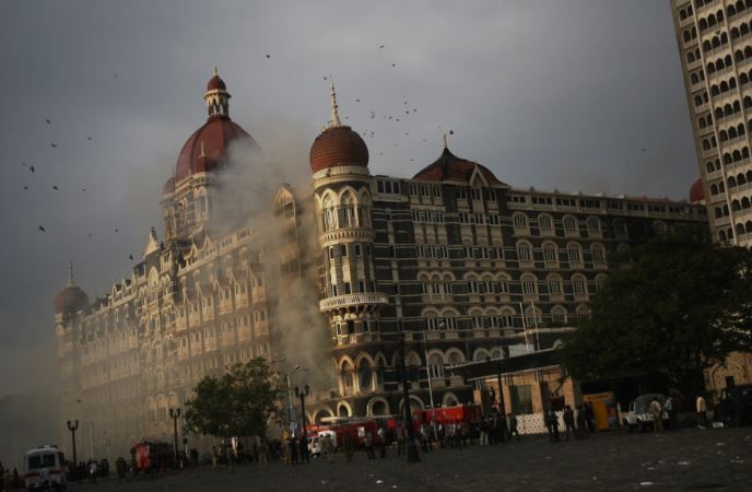১৬ বছর আগে ২৬/১১-র সেই ভয়ঙ্কর রাত, জঙ্গি হামলায় মারা যান ১৬৬ জন মানুষ ও  ৫ জন  হিরো!