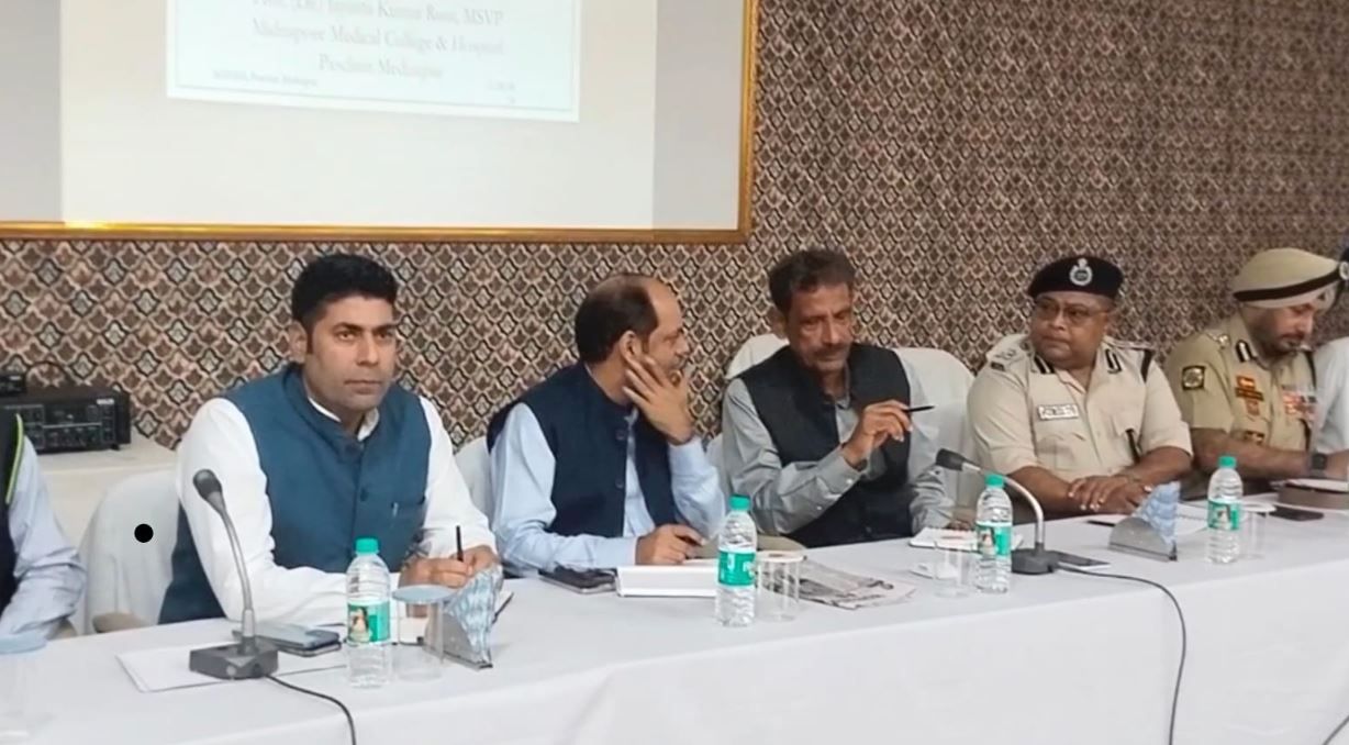 মেদিনীপুরে হাসপাতাল এর নিরাপত্তা নিয়ে  বিশেষ বৈঠক, এসেছেন  স্বাস্থ্য সচিব নারায়ন স্বরূপ নিগম!