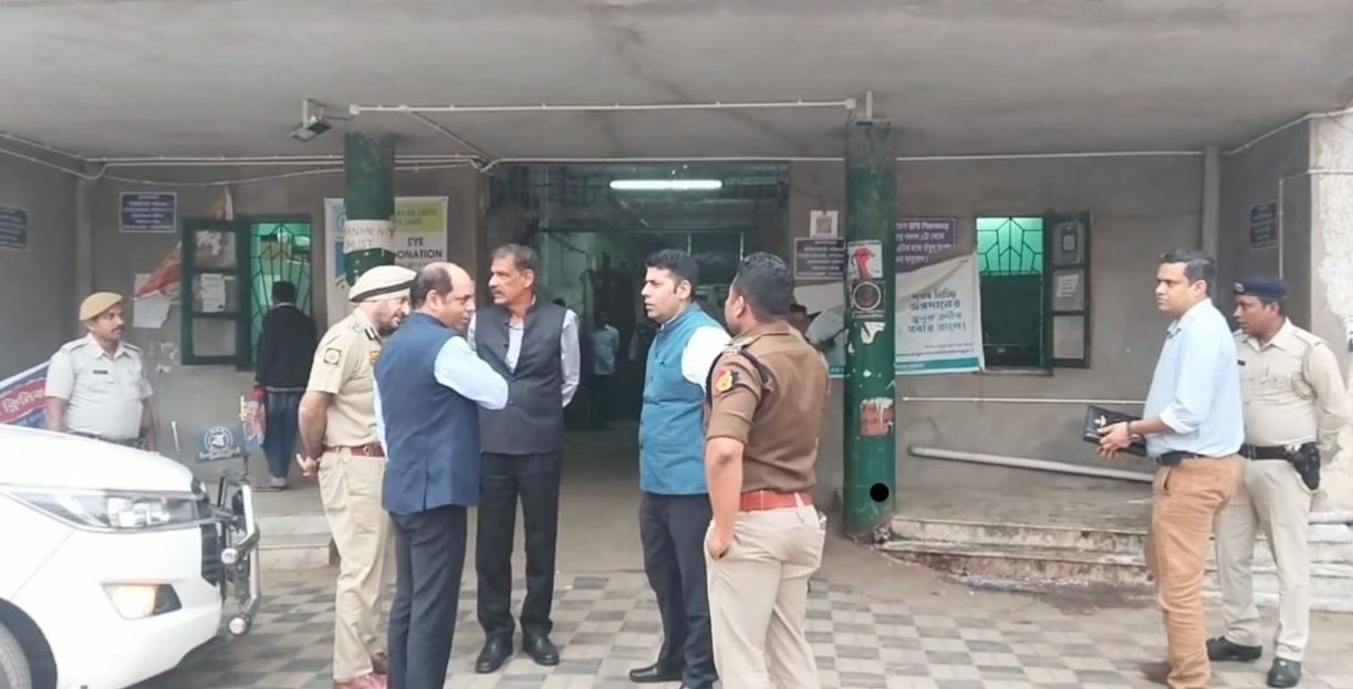মঙ্গলবার মেদিনীপুর মেডিকেল কলেজ হাসপাতালে পরিদর্শন করলেন স্বাস্থ্য সচিব নারায়ন স্বরূপ নিগম!
