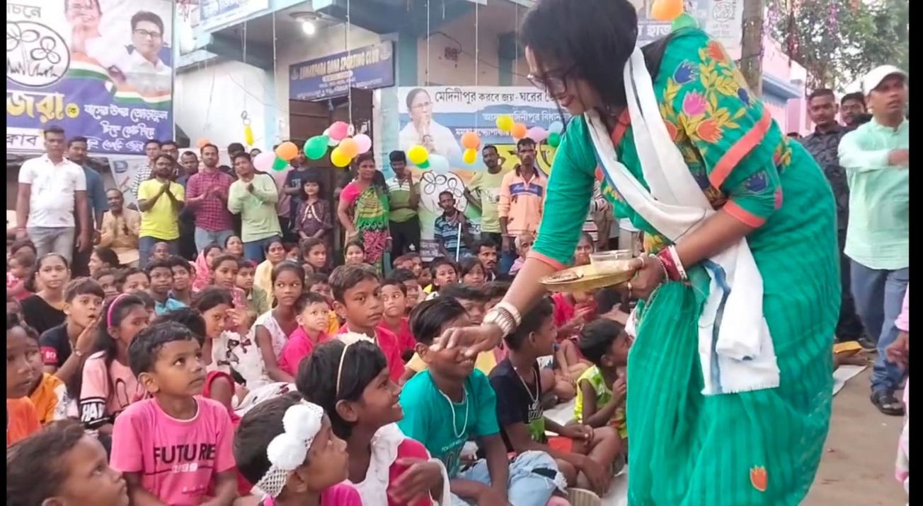 "গন ভাইফোঁটা" আয়োজনে মেদিনীপুর বিধানসভা প্রার্থী সুজয় হাজরা!