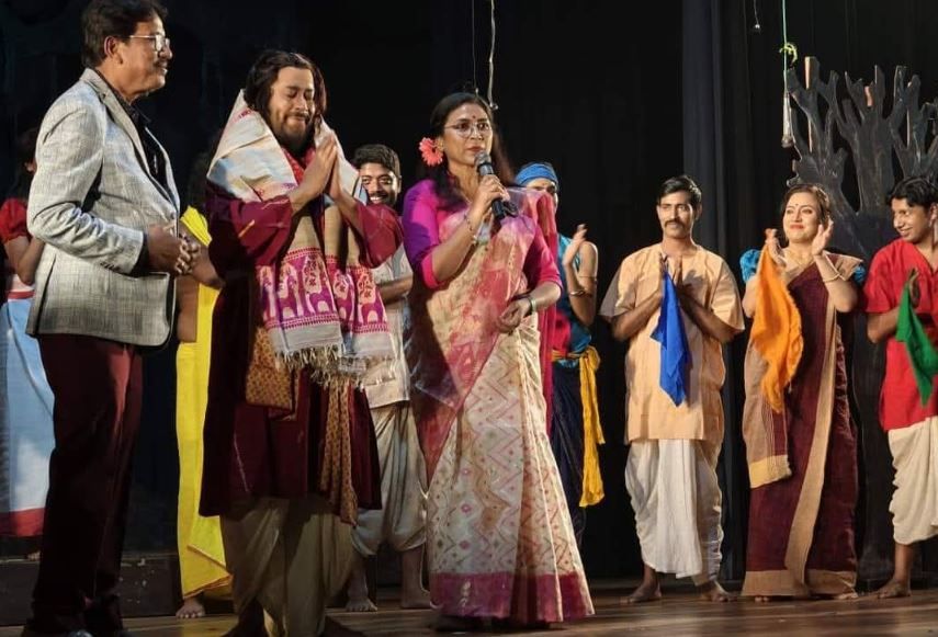 বিষ্ণুপুরের  তরুণ সংঘ ক্লাবের উদ্যোগে নাট্যোৎসব আয়োজিত হলো যদুভট্ট মঞ্চে!