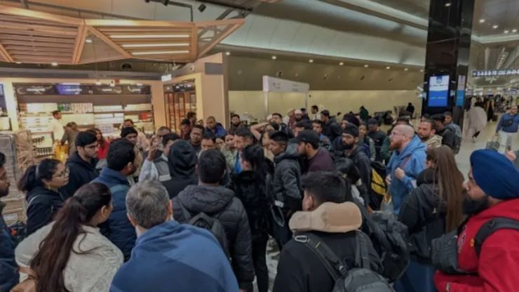 ১৩ ঘণ্টা কুয়েত এয়ারপোর্টে আটকে ভারতীয় যাত্রীরা, বিমানবন্দরে হেনস্তার শিকার!