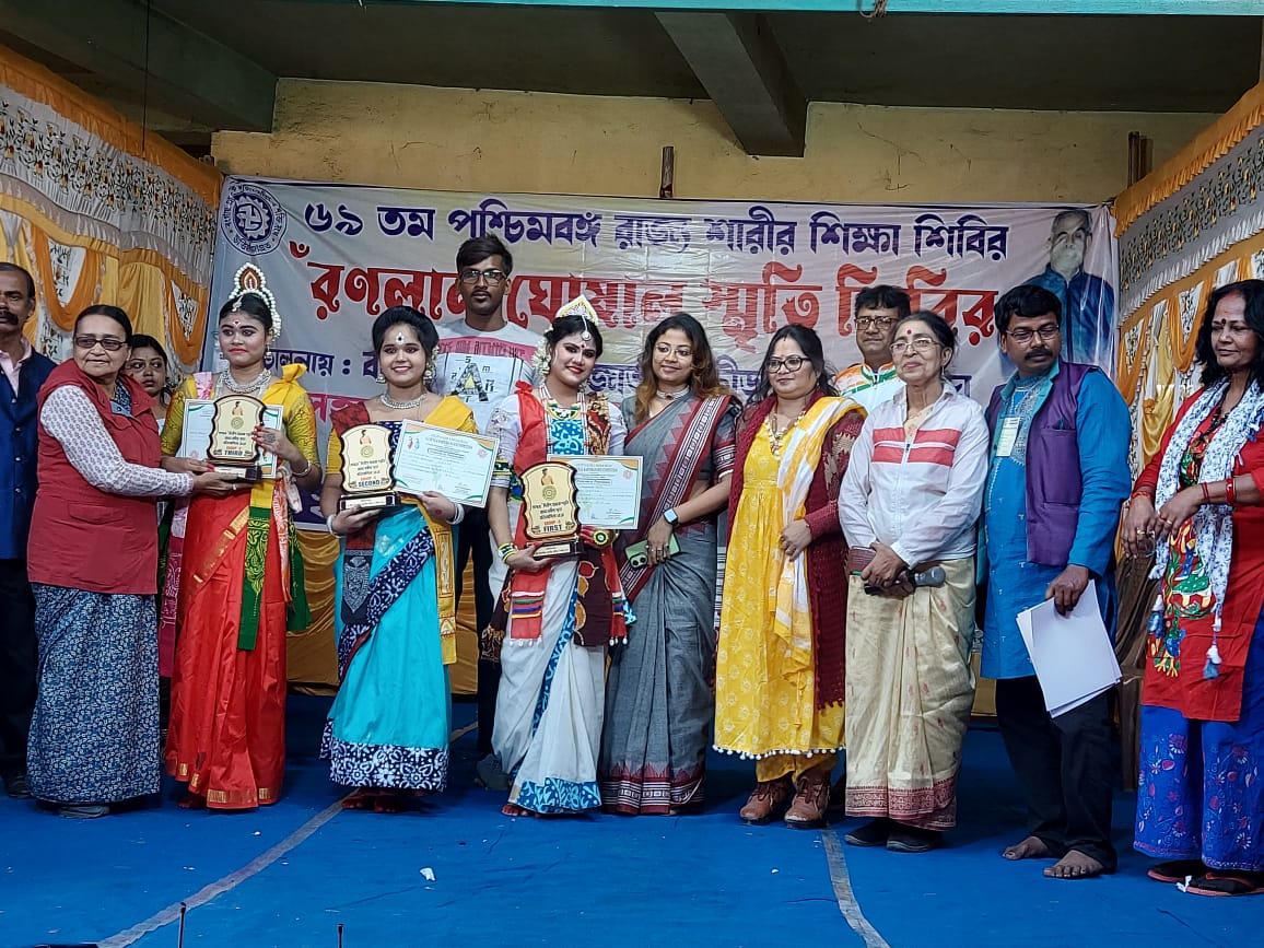 নৃত্য প্রতিযোগিতায় রয়‍্যাল অ্যাকাডেমির ছাত্রী সম্পূর্ণা'র জোড়া সাফল্য!