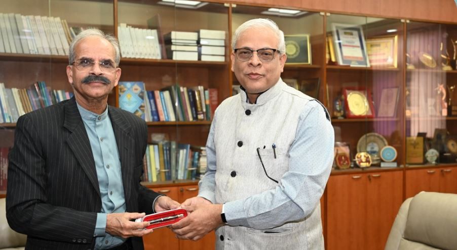 আইআইটি খড়গপুরের ডিরেক্টর দায়িত্বে অধ্যাপক অমিত পাত্র!