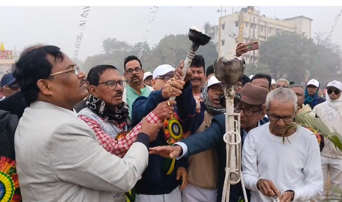 নেতাজি সুভাষচন্দ্র বসুর ১২৮ তম জন্মবার্ষিকী উপলক্ষ্যে অ্যাথলেটিক ক্লাবের উদ্যোগে দশ মাইল দৌড় প্রতিযোগিতা!