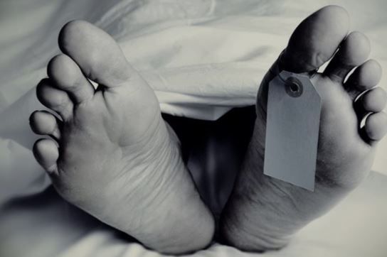 কুড়িয়ে পাওয়া বোতলের মদ খেয়ে মৃত্যু পশ্চিম মেদিনীপুরের ২ জন লোক!