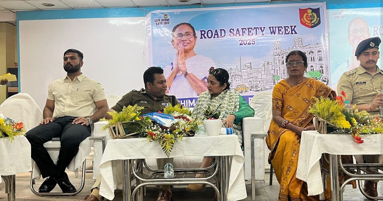 পশ্চিম মেদিনীপুর জেলা পুলিশের উদ্যোগে রোড সেফটি উইক ২০২৫ পালন ‘সেফ ড্রাইভ সেভ লাইভ’!