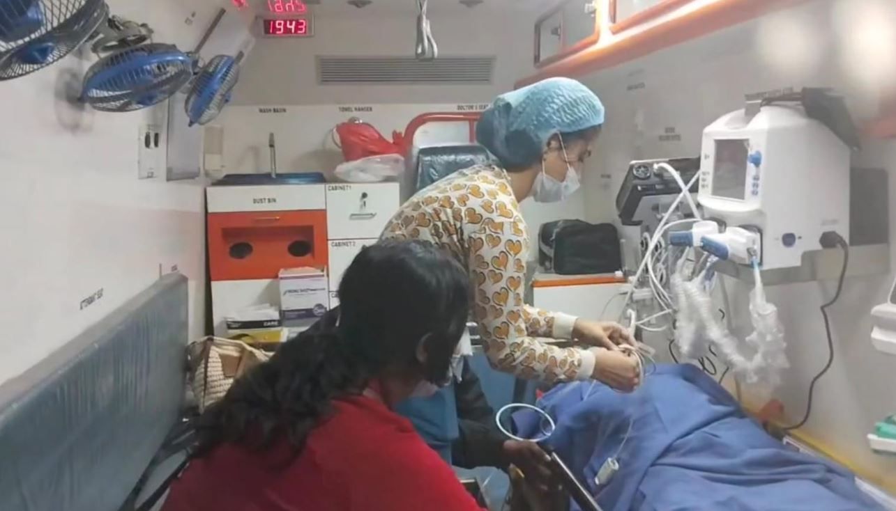 মেদিনীপুর মেডিকেল কলেজ হাসপাতালে থেকে তিন প্রসূতিদের  পাঠানো হয় কলকাতায় SSKM হাসপাতালে!