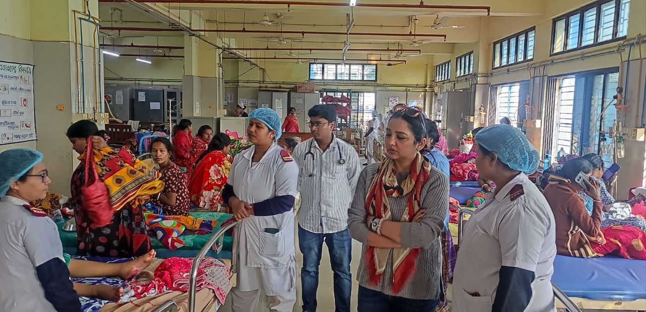 প্রসূতি মৃত্যু ও অসুস্থ হওয়ার ঘটনা নিয়ে উত্তাল মেদিনীপুর মেডিক্যাল কলেজ ও হাসপাতাল, পরিদর্শন করলেন সাংসদ জুন মালিয়া!