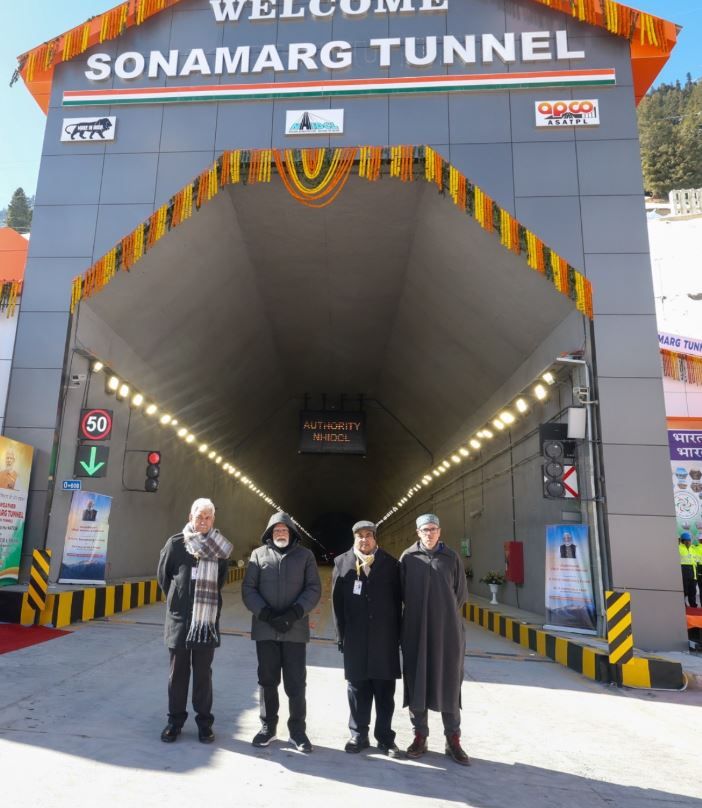 কাশ্মীর ও লাদাখের পর্যটনে গতি আনতে সোনমার্গে জেড মোড় টানেলের উদ্বোধন করলেন প্রধানমন্ত্রী!