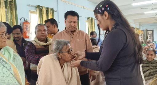 মেয়ের জন্মদিন  আলাদা রকম পালন করলো মেদিনীপুরের সমাজসেবী অনয় মাইতি!