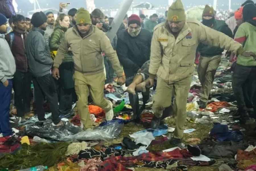 মৌনী অমাবস্যায় মহাকুম্ভে ‘অমৃত স্নান’ করার হুড়োহুড়ি,৩০ জনের মৃত্যু,মৃতদের পরিবারকে ২৫ লক্ষ টাকা আর্থিক ঘোষণা!