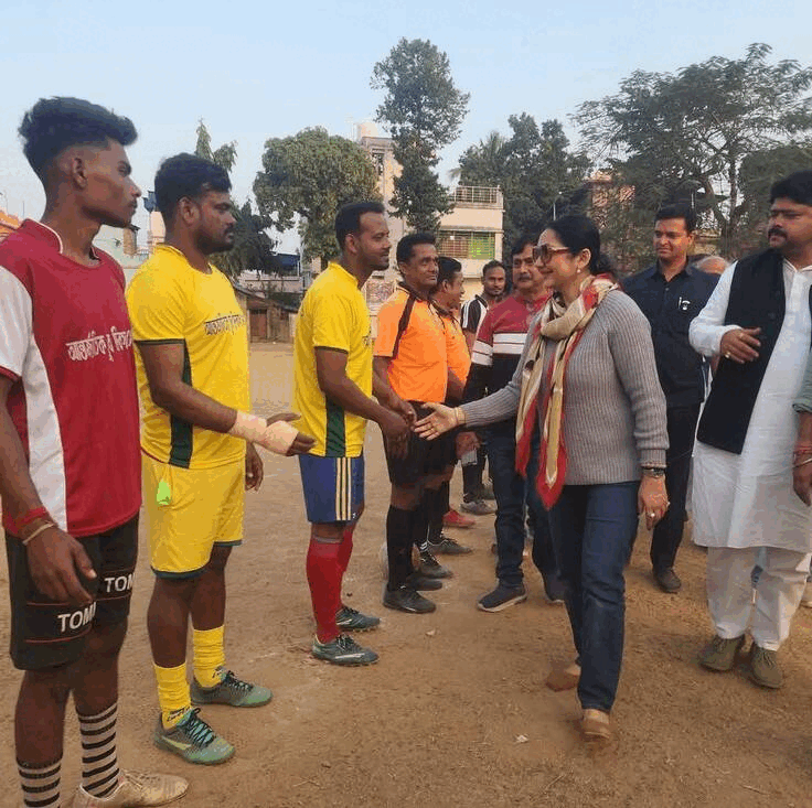 মেদিনীপুর শহর তৃণমূল যুব কংগ্রেসের উদ্যোগে স্বামী বিবেকানন্দের ১৬৩তম জন্মবার্ষিকী উপলক্ষে  ফুটবল প্রতিযোগিতার!