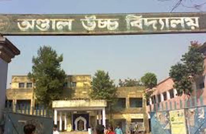 দুর্গাপুরে অন্ডালের পুলিশের সহায়তায় পরীক্ষা দিতে পারল মাধ্যমিক পরীক্ষার  ছাত্র!