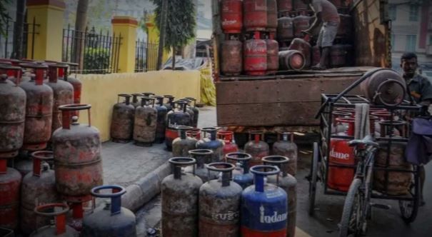 মার্চের শুরুতে বেড়ে গেল বাণিজ্যিক রান্নার গ্যাসের দাম!