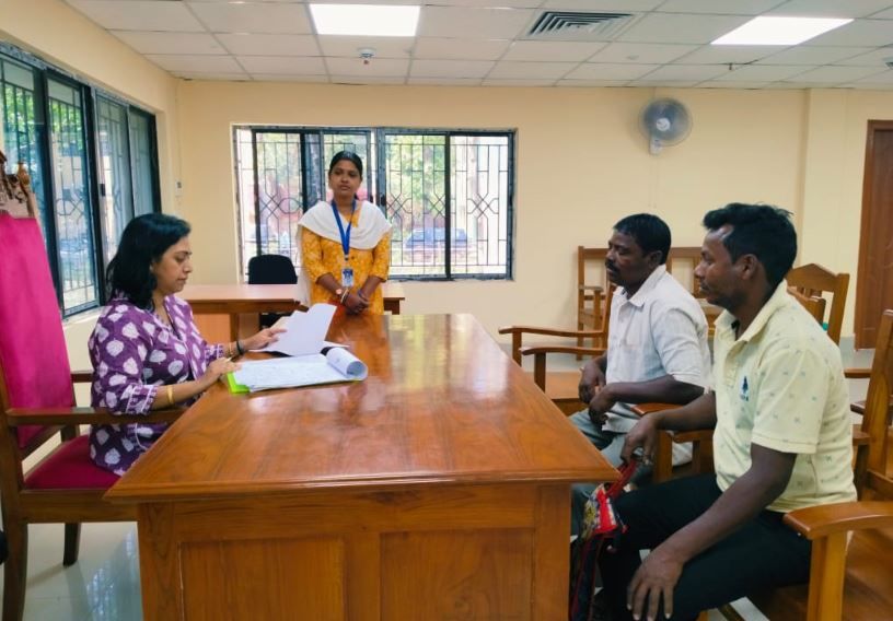 ঝাড়গ্রাম জেলা আইনি পরিষেবা কর্তৃপক্ষের হস্তক্ষেপে বাড়িতে এলো বিদ্যুৎ!