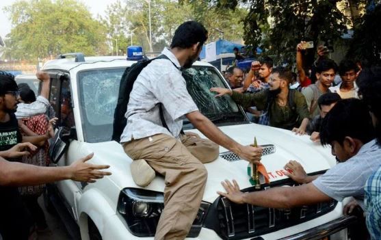 যাদবপুর বিশ্ববিদ্যালয়ে তুমুল অশান্তি!