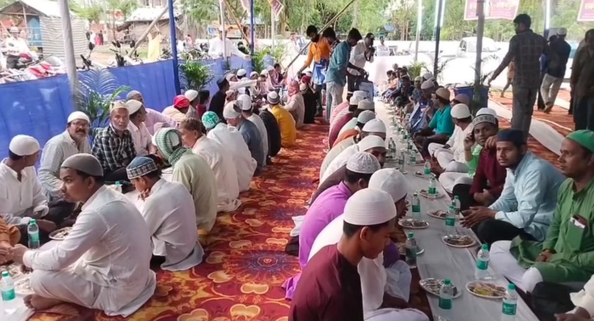 মেদিনীপুর পৌরসভার উদ্যোগে দাওয়াত-এ- ইফতার পার্টি!