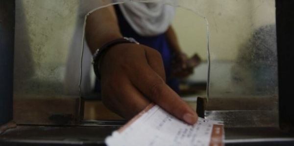 এবার ঘরে বসেই অনলাইনেই বাতিল করা যাবে কাউন্টার থেকে কেনা ট্রেনের টিকিট!